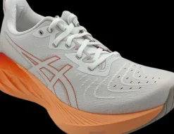 Asics Novablast 4 white/moonrock