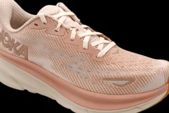 Hoka One One Clifton 9 sandstone / cream